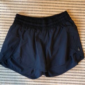 Black Tracker Short